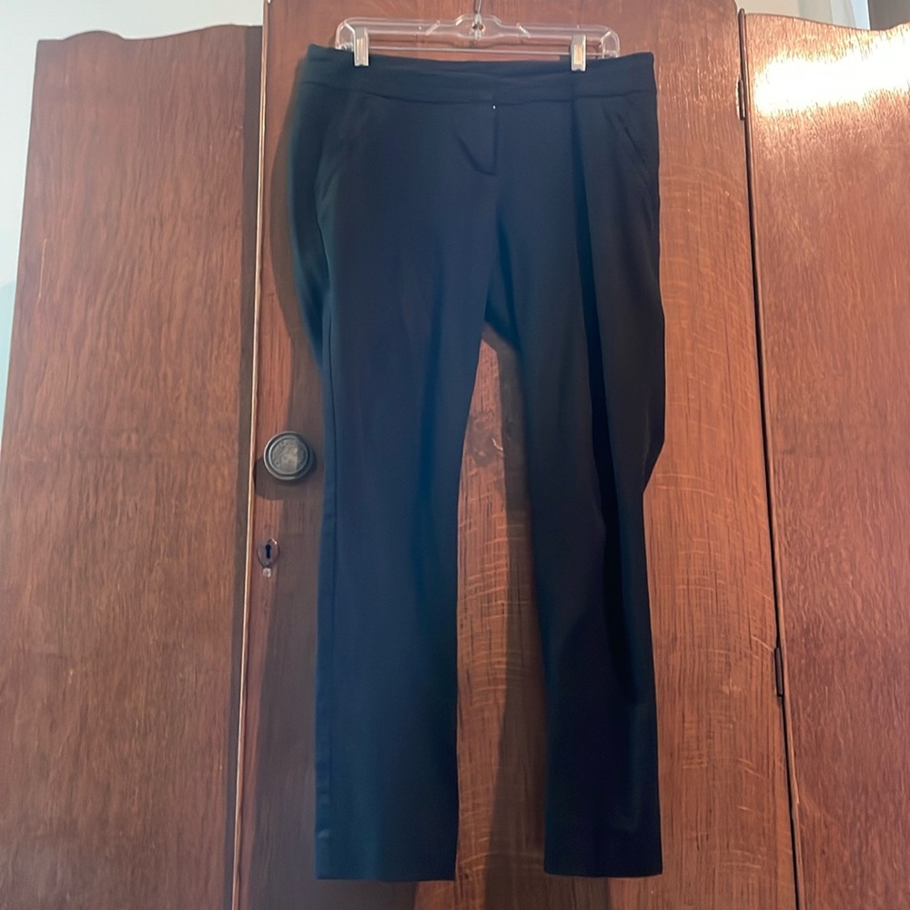Black skinny pants.